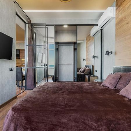Sea Symphony Wood Style Apartment Odessa Exterior foto